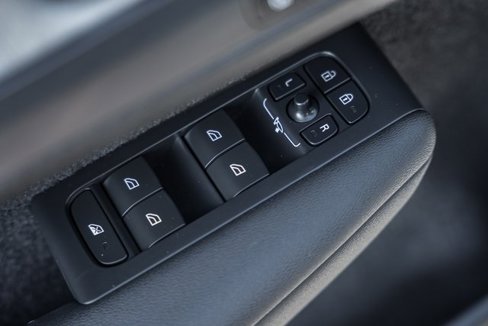 Certified 2023 Volvo XC40 B5 Plus w/ Driver Assist Package image 37