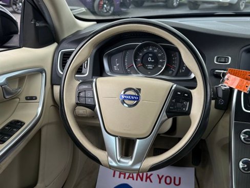Used 2015 Volvo S60 T5 image 8
