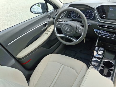 Used 2023 Hyundai Sonata SE image 14