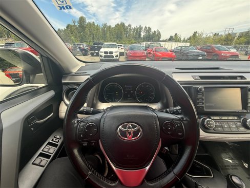 Used 2016 Toyota RAV4 XLE image 25