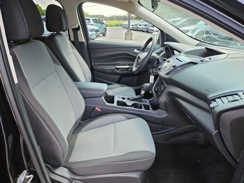 Used 2017 Ford Escape SE image 18