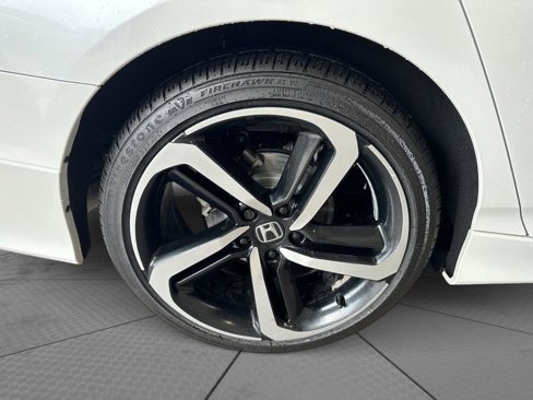 Used 2018 Honda Accord Sport image 5