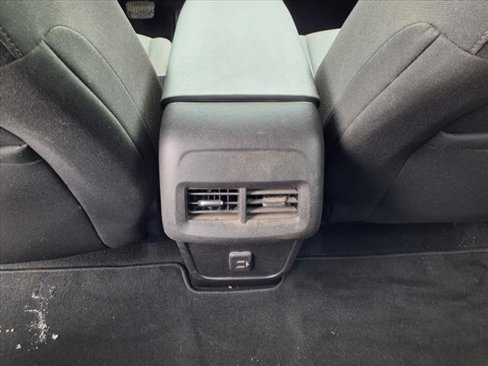 Used 2021 Chevrolet Equinox LT image 17