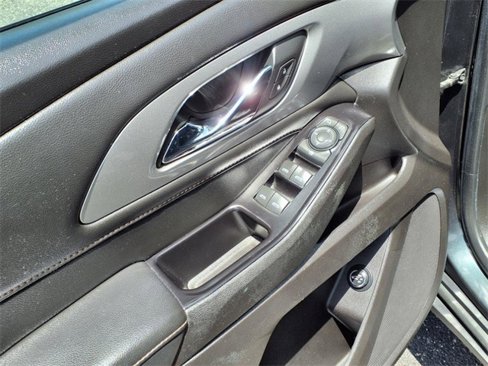 Used 2018 Chevrolet Traverse LT image 13