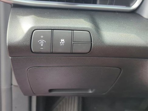 Used 2024 Hyundai Elantra SEL image 14