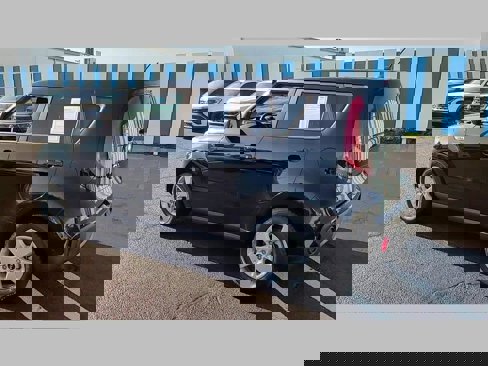 Used 2018 Kia Soul image 19