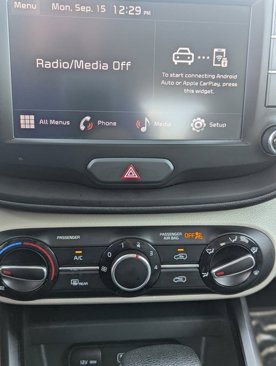 Used 2022 Kia Soul LX image 14