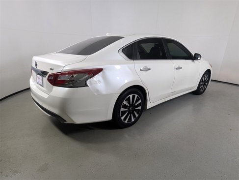 Used 2018 Nissan Altima 2.5 SV w/ 2.5 SV Technology Package image 7