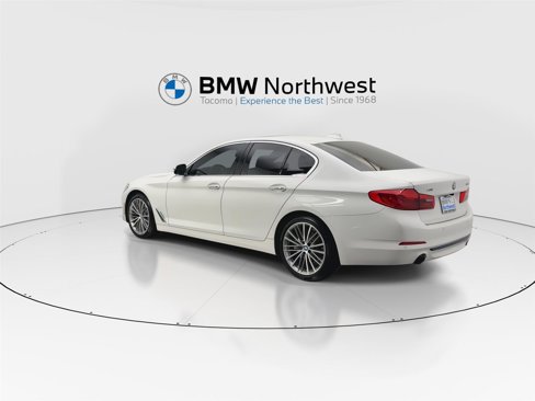 Used 2018 BMW 530i xDrive image 12