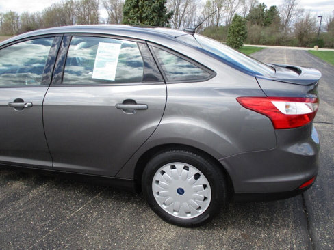 Used 2012 Ford Focus SE image 32