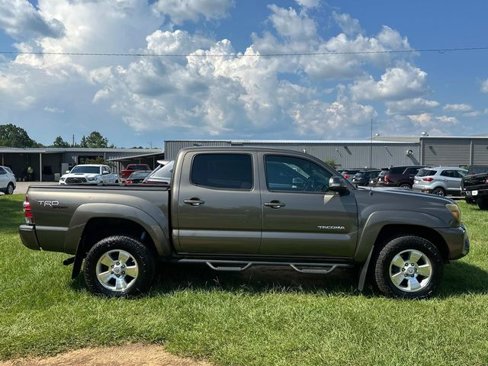 Used 2013 Toyota Tacoma PreRunner image 15
