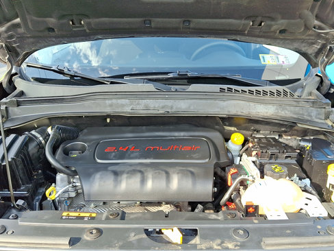 Used 2016 Jeep Renegade Latitude w/ Popular Equipment Group image 29