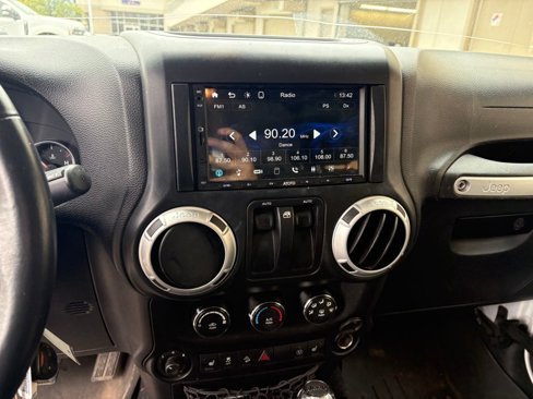 Used 2014 Jeep Wrangler Sahara image 19