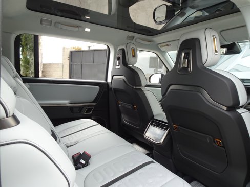 Used 2023 Rivian R1S Adventure image 24