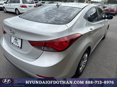 Used 2016 Hyundai Elantra SE image 4