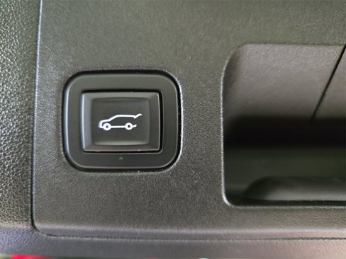 Used 2018 Cadillac XT5 Luxury w/ Driver Awareness Package image 13
