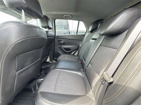Used 2019 Chevrolet Trax LT w/ LT Convenience Package image 9