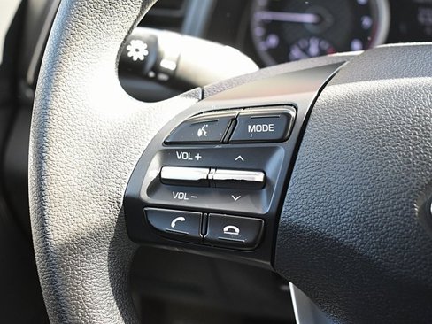 Used 2020 Hyundai Elantra SEL image 38