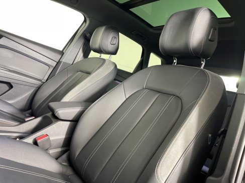 Used 2022 Audi Q4 e-tron Prestige image 22