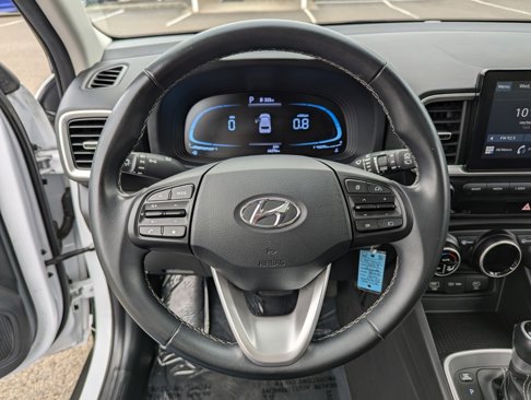Used 2023 Hyundai Venue SEL image 13