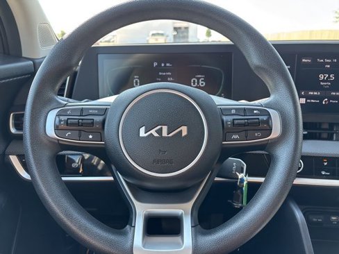 Used 2023 Kia Sportage LX image 16