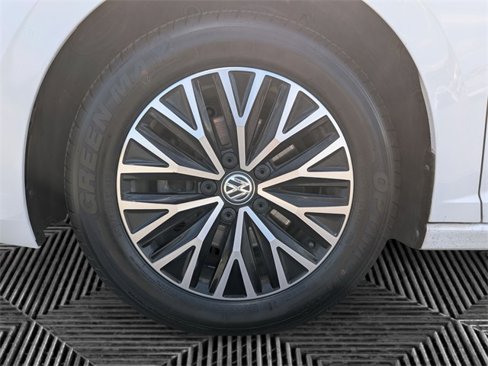 Used 2019 Volkswagen Jetta SE image 9