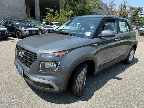 New 2025 Hyundai Venue SE image 3