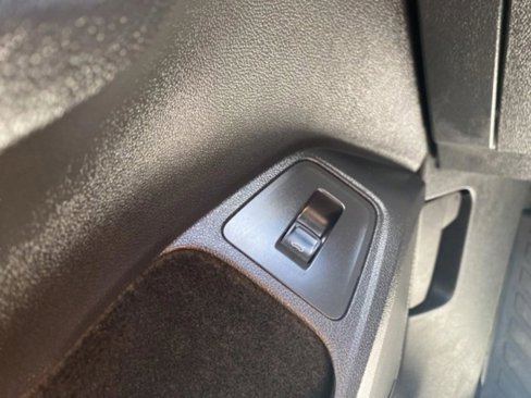 Used 2024 Volkswagen Tiguan SE image 26