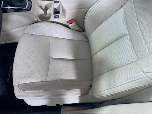 Used 2019 Nissan Rogue SL w/ Premium Package image 18