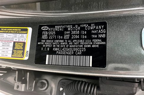 Certified 2025 Hyundai Elantra SE image 34