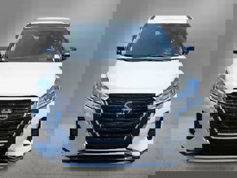 Used 2023 Nissan Kicks S image 3