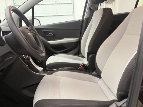 Used 2020 Chevrolet Trax LS w/ Tint and Cruise Package image 14