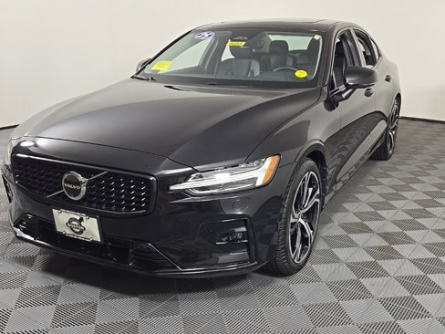 Certified 2025 Volvo S60 B5 Plus image 4