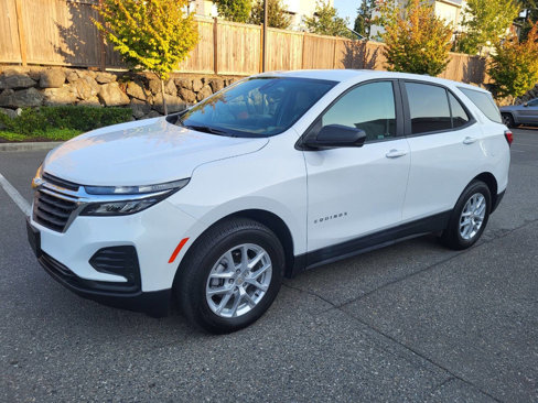 Used 2024 Chevrolet Equinox LS w/ LS Convenience Package image 2