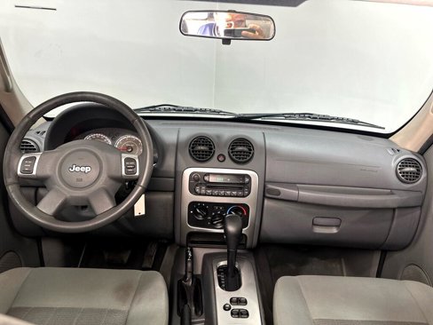 Used 2006 Jeep Liberty Limited image 12