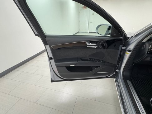 Used 2015 Audi A8 L 4.0T w/ Premium Package image 9