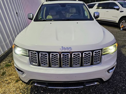 Used 2018 Jeep Grand Cherokee Limited w/ Luxury Group II image 2