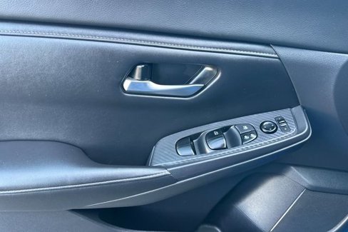 Used 2021 Nissan Sentra SV image 14