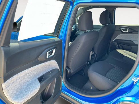 New 2025 Jeep Compass Sport image 9