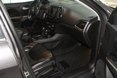 Used 2019 Jeep Cherokee Latitude Plus w/ Cold Weather Group image 24