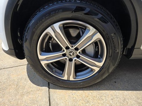 Used 2018 Mercedes-Benz GLC 300 4MATIC image 26