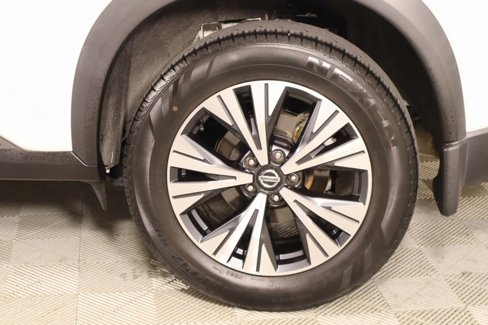 Used 2021 Nissan Rogue SV image 17