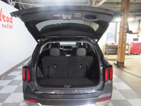 Used 2024 Kia Sorento EX w/ Panoramic Sunroof Package image 5