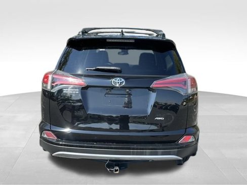 Used 2017 Toyota RAV4 XLE image 5