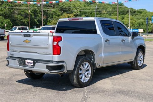 Used 2021 Chevrolet Silverado 1500 Custom image 3