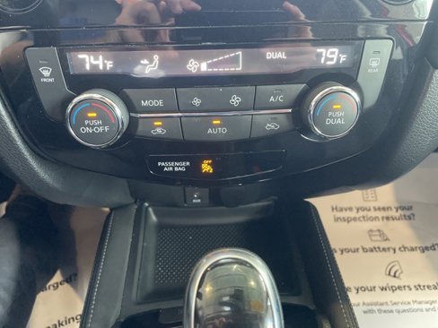 Used 2017 Nissan Rogue SL image 24