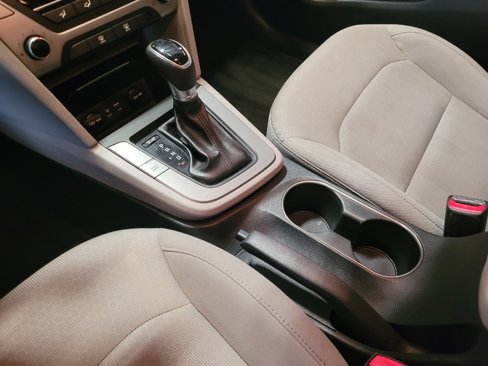 Used 2018 Hyundai Elantra SE image 26