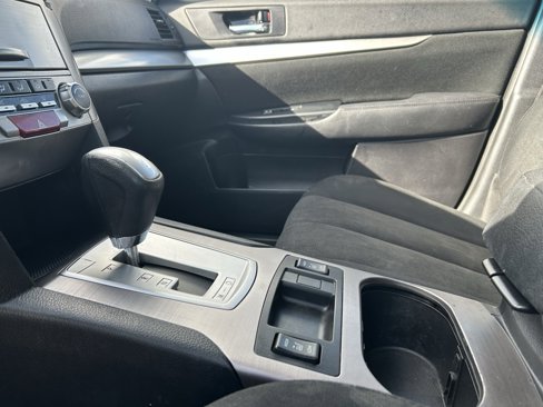 Used 2013 Subaru Outback 2.5i Premium image 23