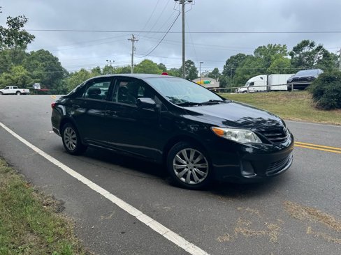 Used 2013 Toyota Corolla LE image 2