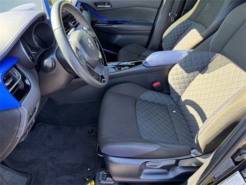 Used 2020 Toyota C-HR XLE image 6